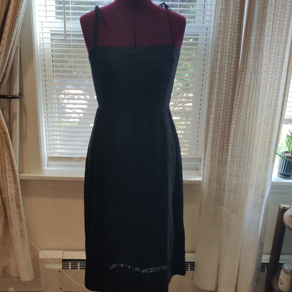 Elegant Black Women's Dress - Picture 1 of 6
